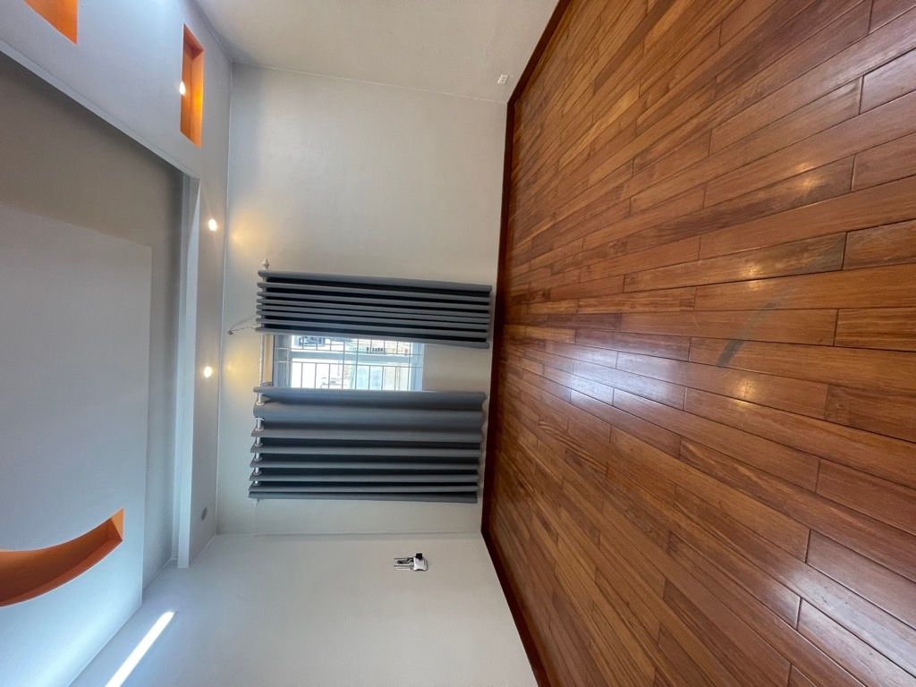 Hiếm ! Bán nhà ngõ 193 Bồ Đề 63m x 5T oto thông chỉ nhỉnh 15t còn tl. 2