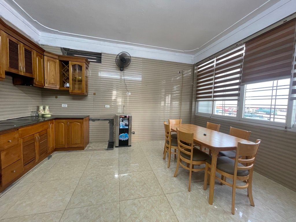 Hiếm ! Bán nhà ngõ 193 Bồ Đề 63m x 5T oto thông chỉ nhỉnh 15t còn tl. 3