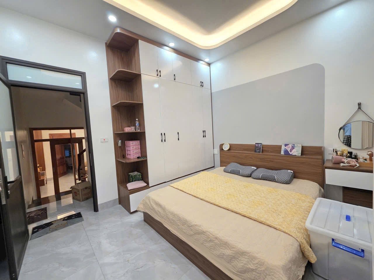 Bán nhà 3 tầng ngõ phố phường Hải Tân, TP Hải Dương, 57.3m2, mt 4m, 4 ngủ, đường oto 4