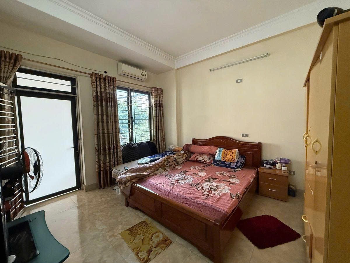 Hiếm nhà đẹp 5 tầng mặt phố Bà Triệu, 72m2, mặt tiền rộng 4m, vị trí đẹp, kinh doanh tốt, giá 23.5 4