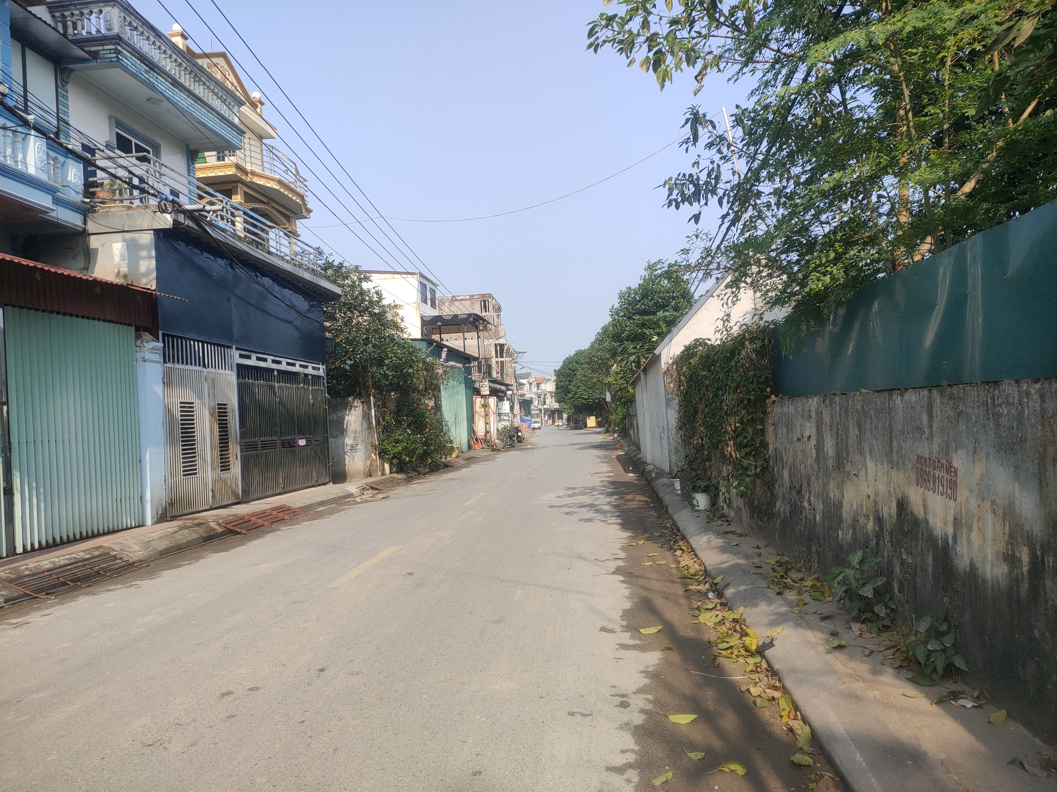 Chủ gửi bán 105m, Mặt tiền rộng, ô tô tránh nhau tại Tân Quang, Văn lâm: 0835459289