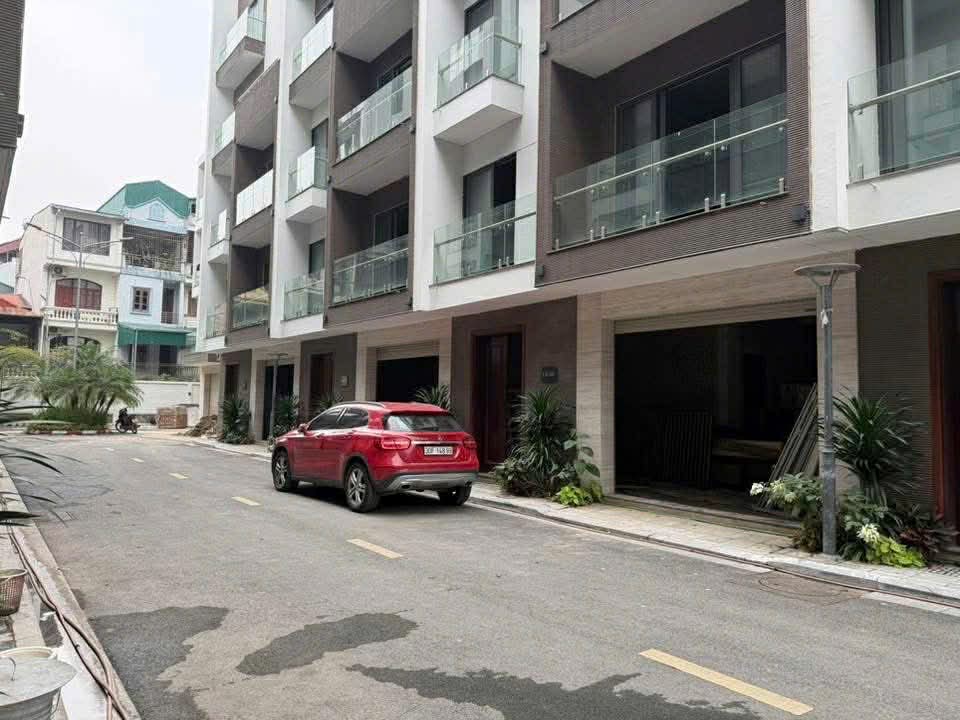 Liền kề Ngọc Lâm, 82m x 6 tầng, MT 8m, gần Mipec, đối diện trục đại lộ cảnh quan sông Hồng 2