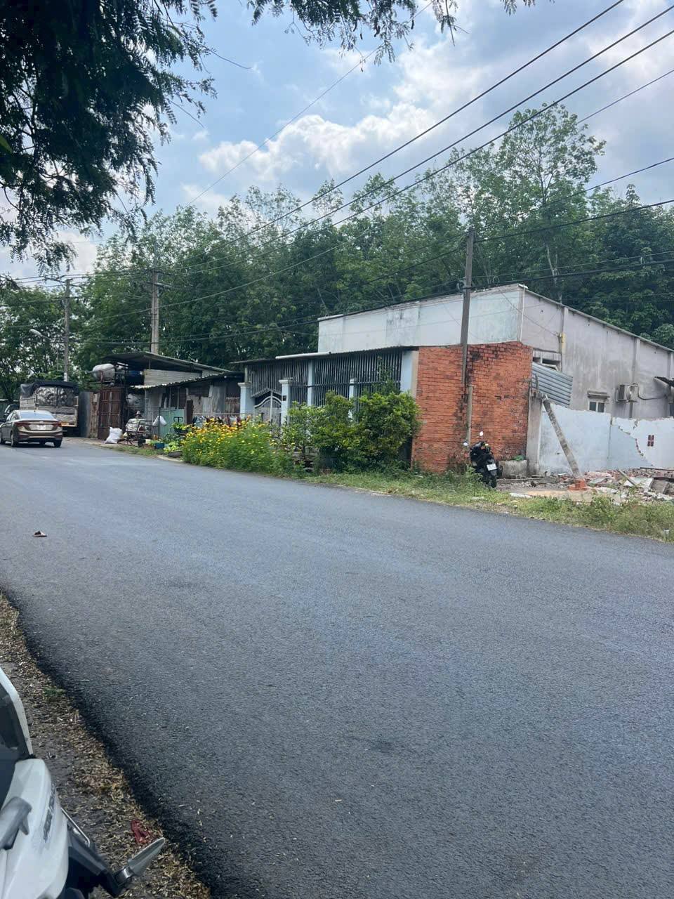 Bán đất thổ cư đường Trần Văn Chẩm , xã Phước Vĩnh An 2 mt trước sau dt 148m2 giá 3,15 tỷ 2