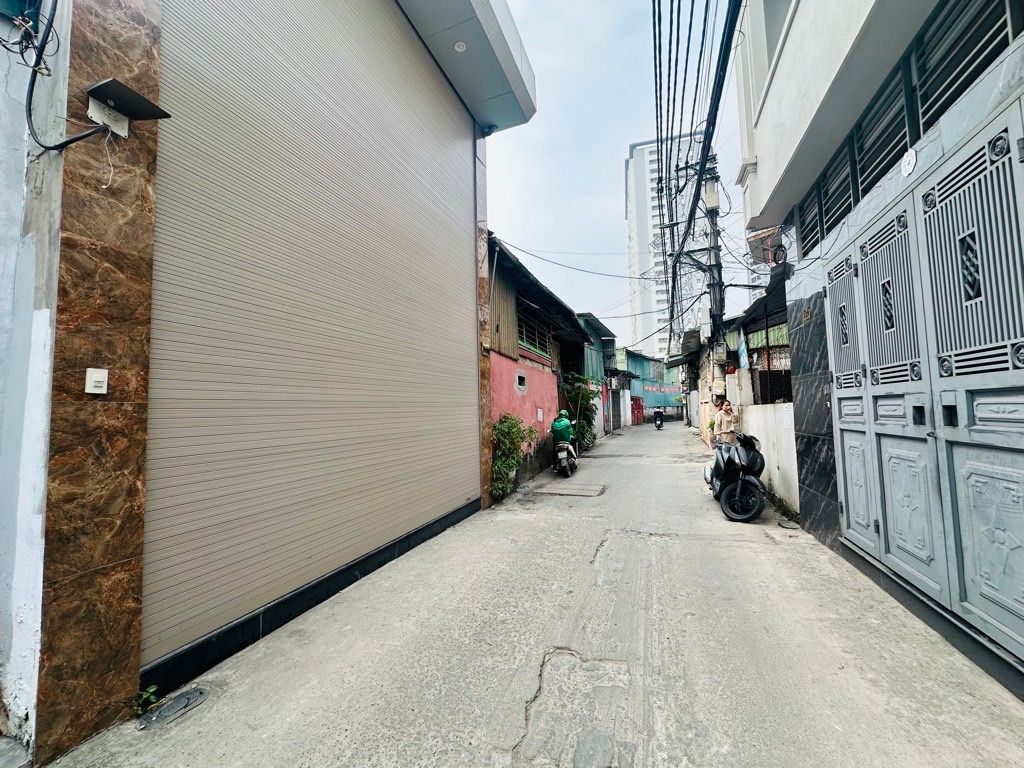 Cần bán Nhà mặt tiền đường Trương Định, Phường Tương Mai, Diện tích 71m², Giá 23.5 Tỷ 2