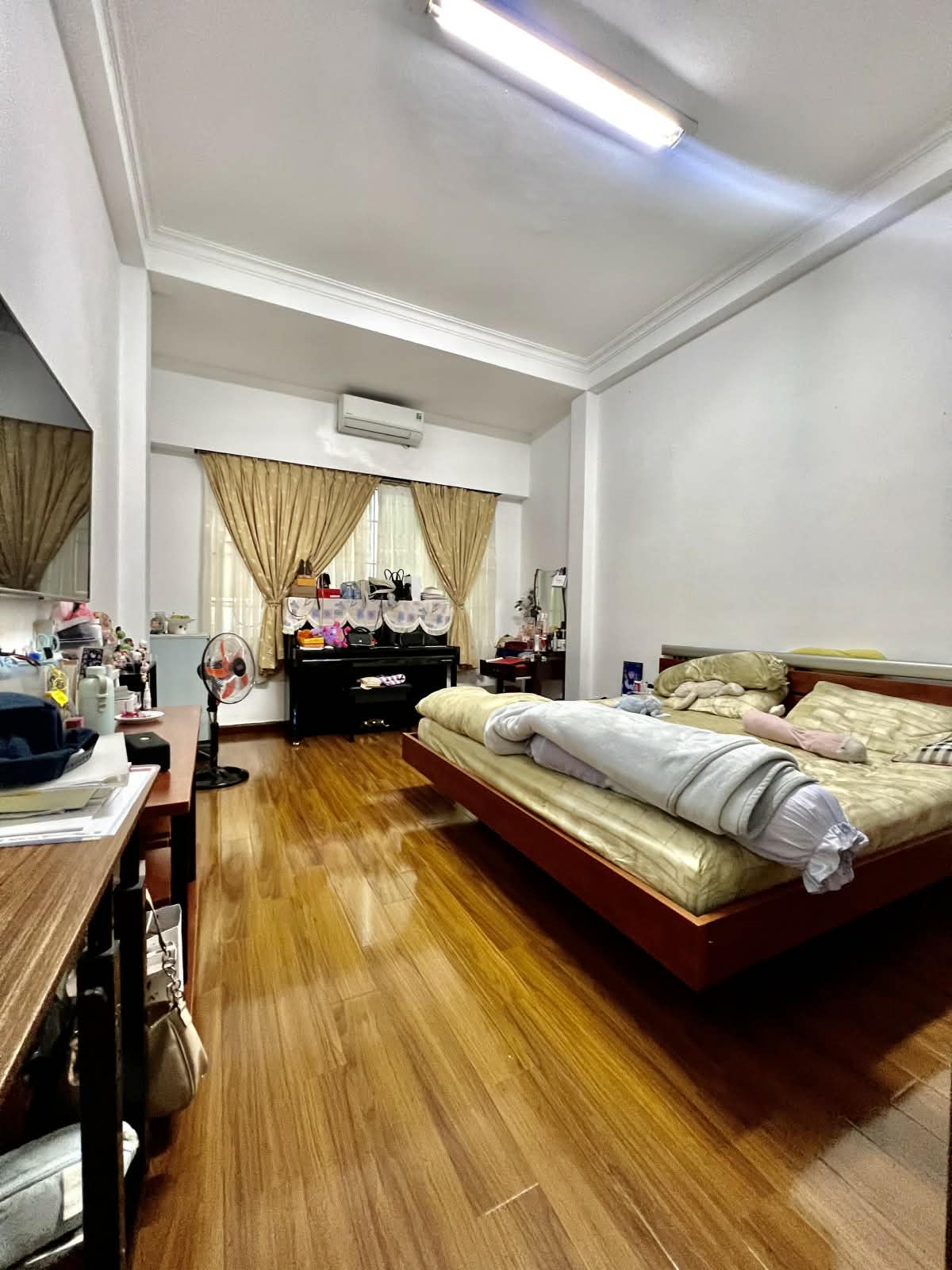 Cần bán  nhà hẻm đường Lê Thánh Tôn, Phường Bến Nghé,  Giá 15 TỶ