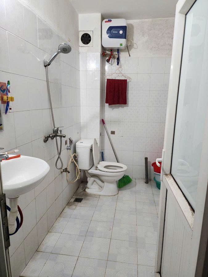 Hiếm nhà 4 tầng mặt phố Chiến Thắng, 64m2, mặt tiền rộng 4.1m, 2 mặt đường ô tô trước -sau, kinh do 5