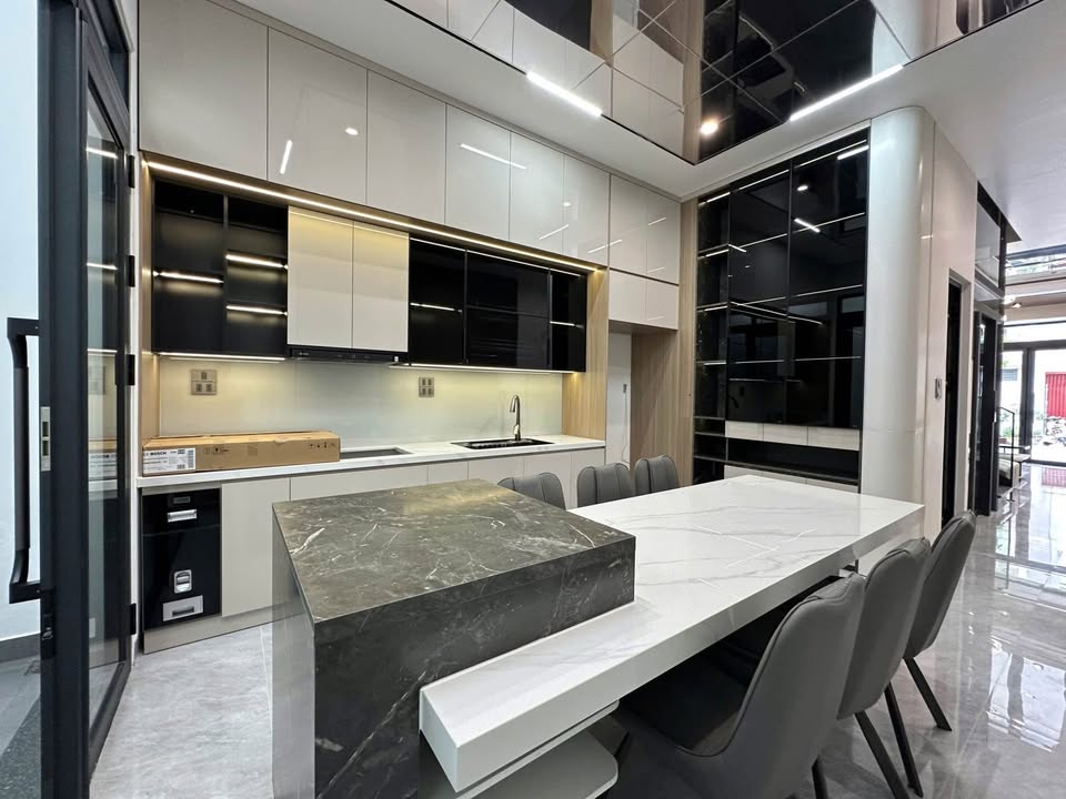 Phân lô Cầu Giấy, Trung Yên, ô tô tránh kinh doanh, 100m, 38 Tỷ 2