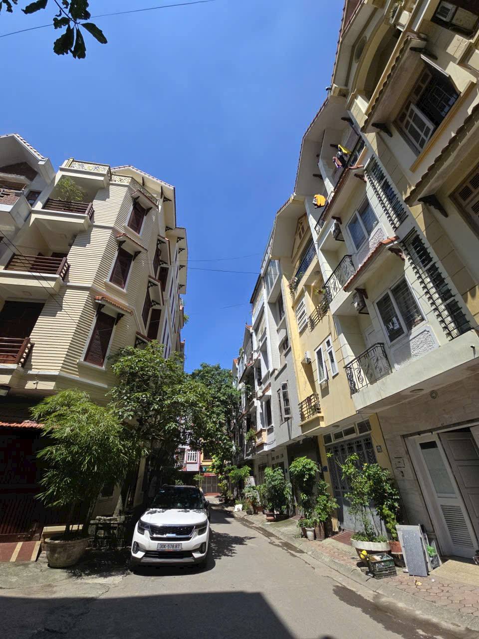 Phân lô Cầu Giấy, Trung Yên, ô tô tránh kinh doanh, 100m, 38 Tỷ