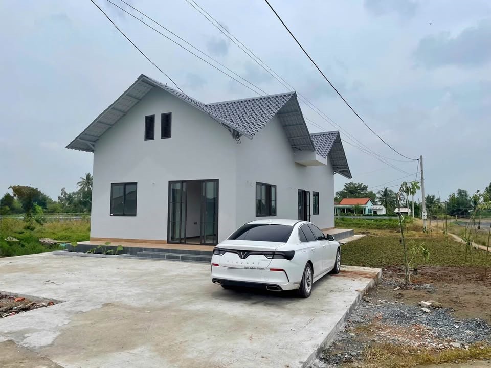 Bán nhà vườn xã Lạc Tấn , huyện Tân Trụ , Long An tdt 912m2 ( có 276m2 thổ) 3pn , 2wc giá 3 tỷ 3