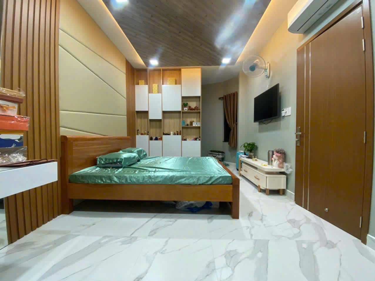 Nhà 3 mặt tiền mặt tiền Lý Thánh Tông, p Hiệp Tân dt 70m2 , 3 lầu , 4pn , 4wc giá 13 tỷ 6