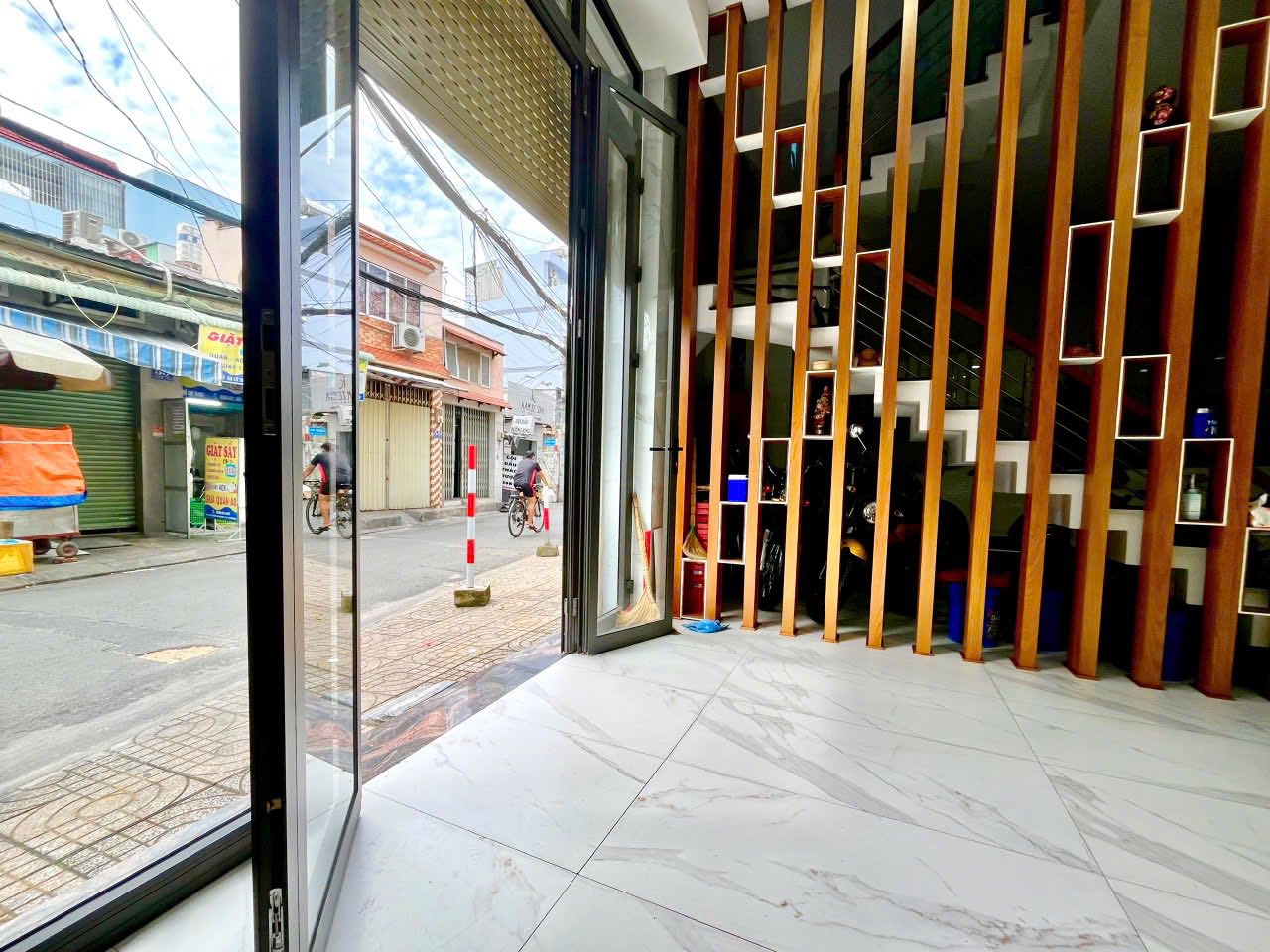 Nhà 3 mặt tiền mặt tiền Lý Thánh Tông, p Hiệp Tân dt 70m2 , 3 lầu , 4pn , 4wc giá 13 tỷ 7