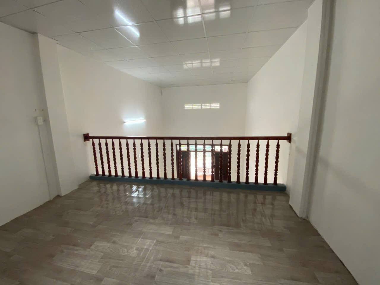 Bán đất tặng nhà cấp 4 Hoà Tây, Vĩnh Hoà, Bắc Nha Trang, 53m2, giá chỉ 3,2 tỷ 3