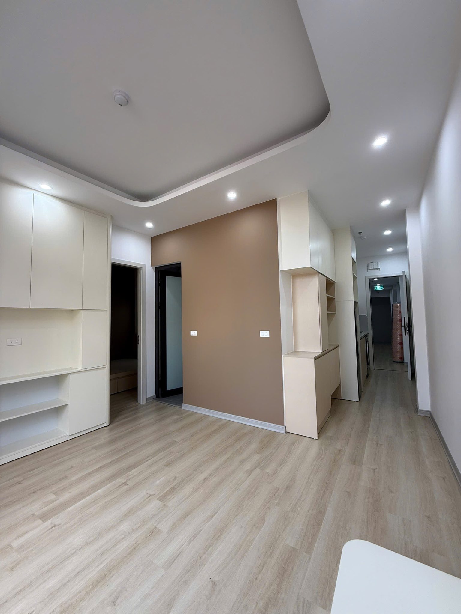 Apartment Chùa Láng  140M2 37.8 Tỷ Cách Ô TÔ 5M Vị Trí Đẹp Dòng Tiền 170Tr/th 3