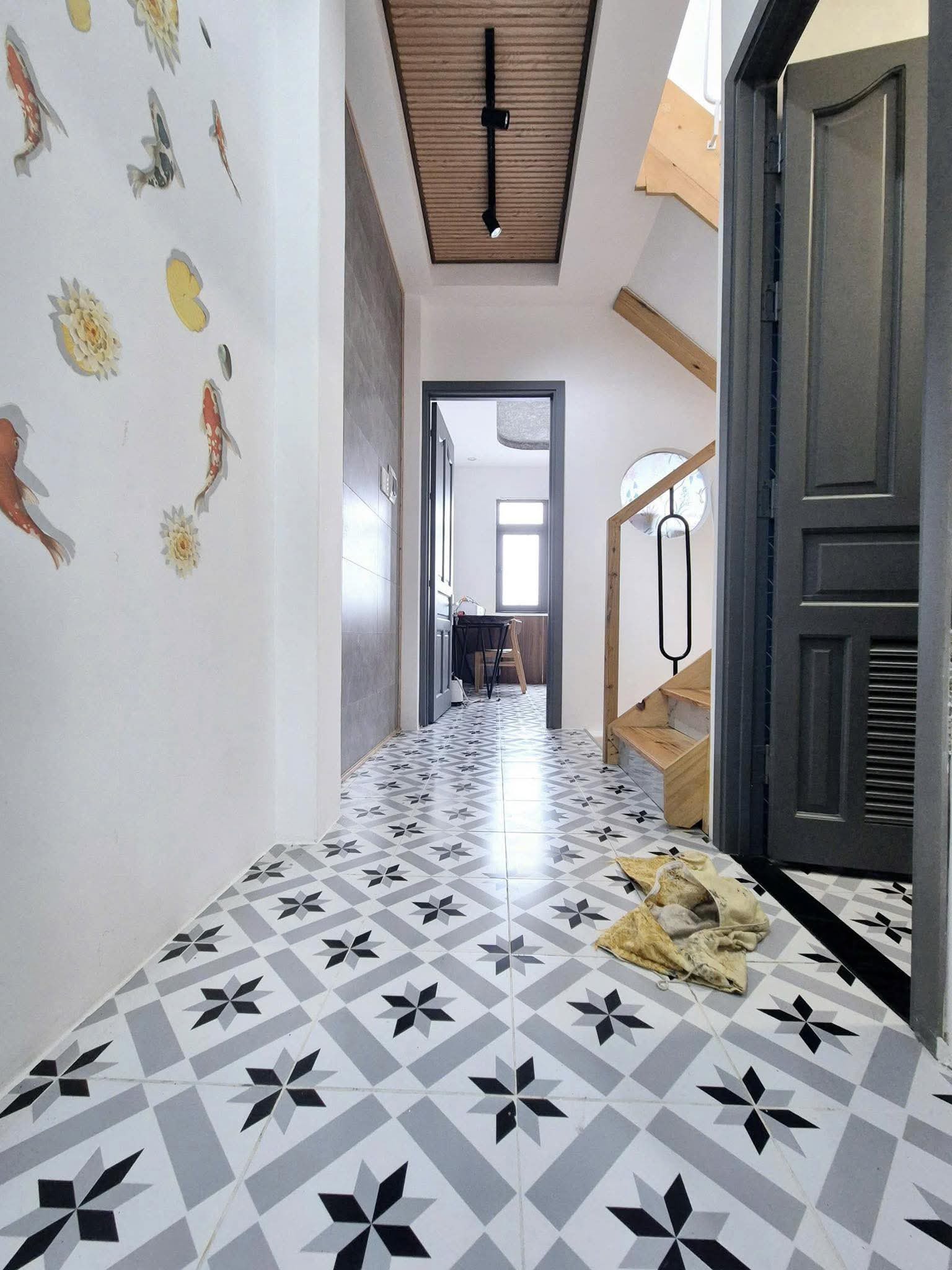 SIÊU PHẨM NHÀ 4 TẦNG SANG TRỌNG HXH GẦN CHỢ, BẾN XE BUÝT HIỆP THÀNH, QUẬN 12.. 3