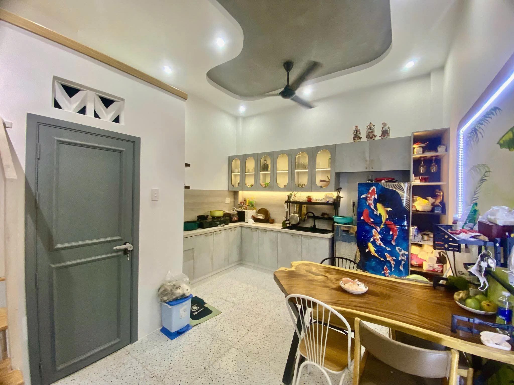 SIÊU PHẨM NHÀ 4 TẦNG SANG TRỌNG HXH GẦN CHỢ, BẾN XE BUÝT HIỆP THÀNH, QUẬN 12.. 2