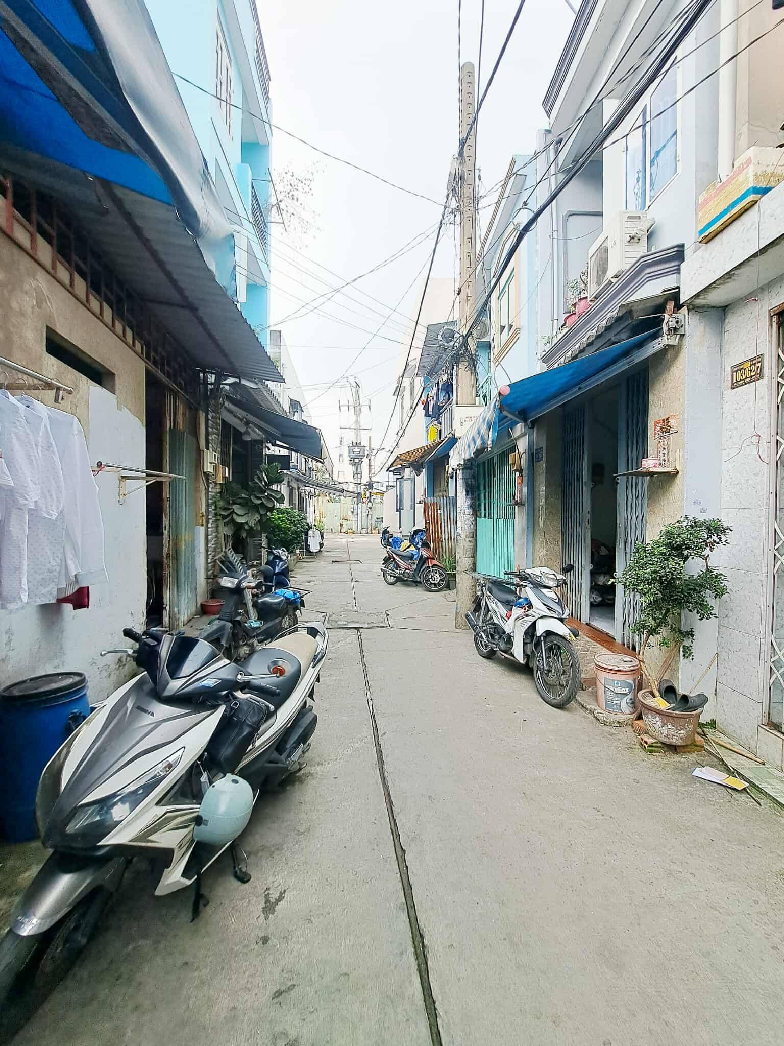 NHÀ CŨ TIỆN XÂY MỚI 37M2 (4x9.5), HXH KẾ BÊN TÊN LỬA. CHIẾN LƯỢC, BTĐ, BÌNH TÂN. 3