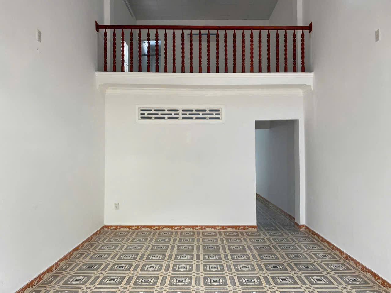 Bán đất tặng nhà cấp 4 Hoà Tây, Vĩnh Hoà, Bắc Nha Trang, 53m2, giá chỉ 3,2 tỷ 6