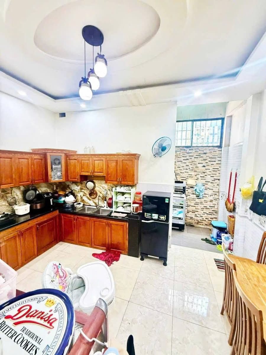 NHÀ 3 TẦNG BTCT ĐẸP 75M2 HXH. KHU VỰC DÂN CƯ SẦM UẤT TRẦN THỊ NĂM. TÂN CHÁNH HIỆP - GẦN BỆNH VIỆN 3