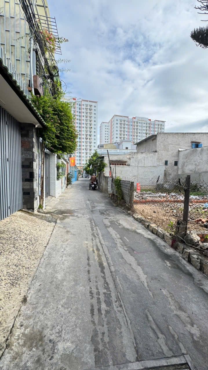 BÁN LÔ ĐẤT GẦN CC HOÀNG QUÂN ( VĨNH HOÀ ) - BẮC NHA TRANG