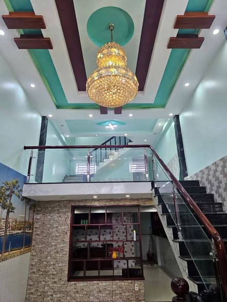 NHÀ MỚI ĐẸP DT RẤT RỘNG GIÁ RẤT RẺ (Nhà trệt + lửng + 2 lầu đúc - rất kiên cố)