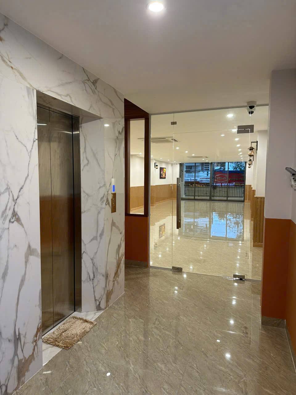 BÁN NHÀ 5 TẦNG MẶT TIỀN ĐƯỜNG HOÀNG DIỆU, NHA TRANG, DÒNG TIỀN CHO THUÊ 30TR/THÁNG 6