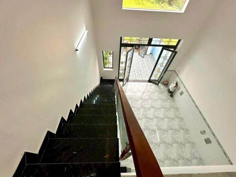 Bán nhà mới xây xã Long Khê , Cần Đước dt 122m2 full thổ 1 lửng, 3pn, 2wc giá 1,53 tỷ 3