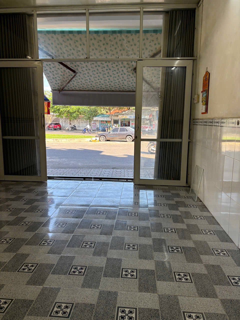 BÁN NHÀ 2 TẦNG MẶT TIỀN KINH DOANH ĐƯỜNG PHƯỚC LONG 2