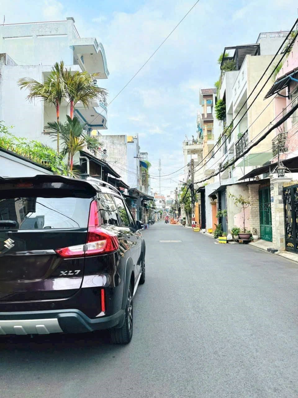 Bán nhà / Kênh Tham Lương, Bình Hưng Hòa dt 100m2 4 lầu 6pn, 6wc giá 10,5 tỷ