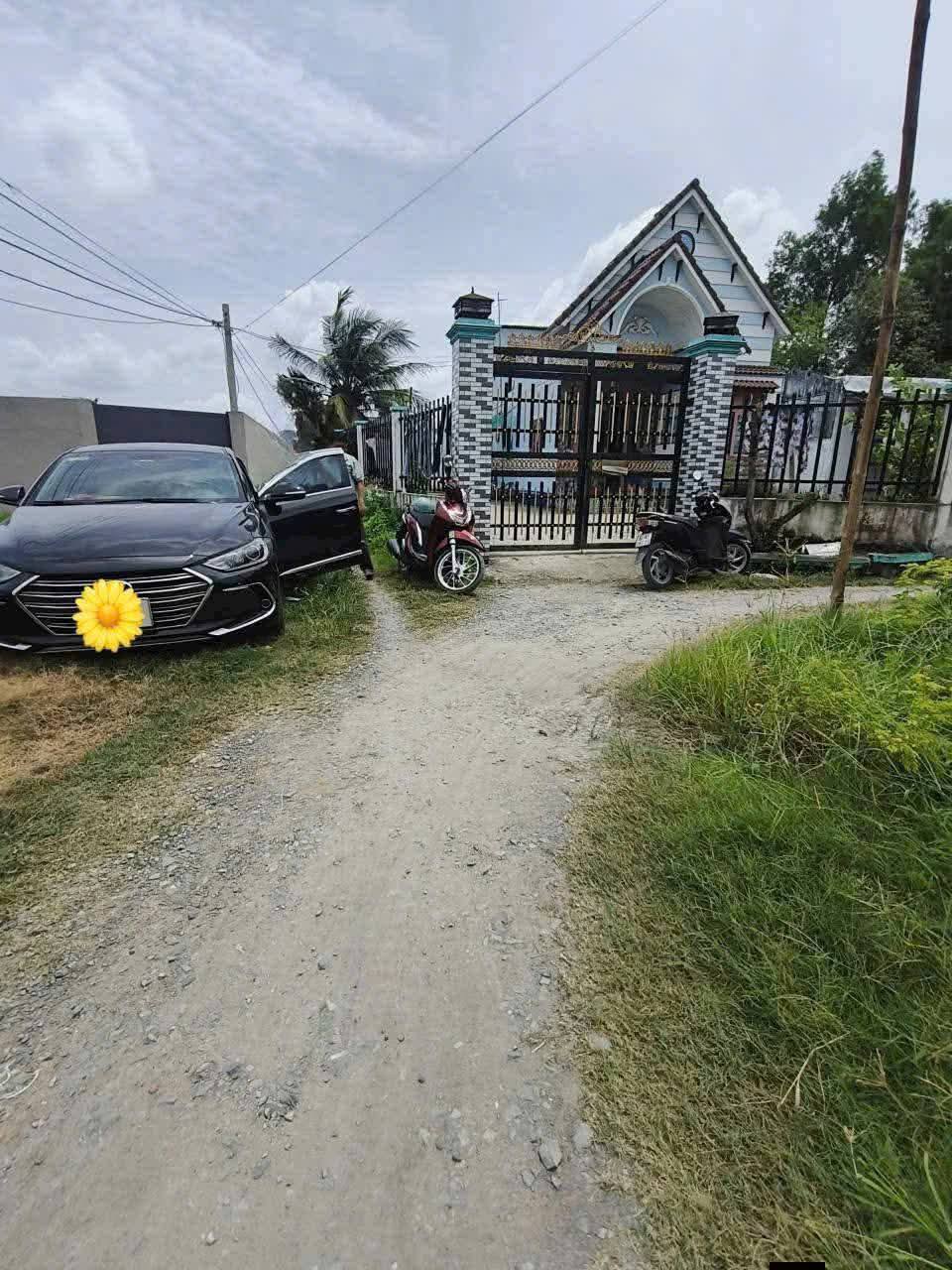 Bán nhà vườn mái thái xã Thanh Phú, Bến Lức tdt 1000m2 ( có 300m2 thổ cư ) giá giảm còn 5,3 tỷ 2