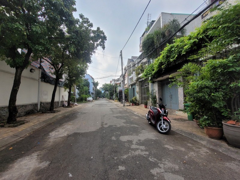 Bán nhà đường Số 7, Linh Trung, Thủ Đức, TP HCM. DT 140m2, 3PN, SH, 10.35  tỷ. LH: 0933125879 5