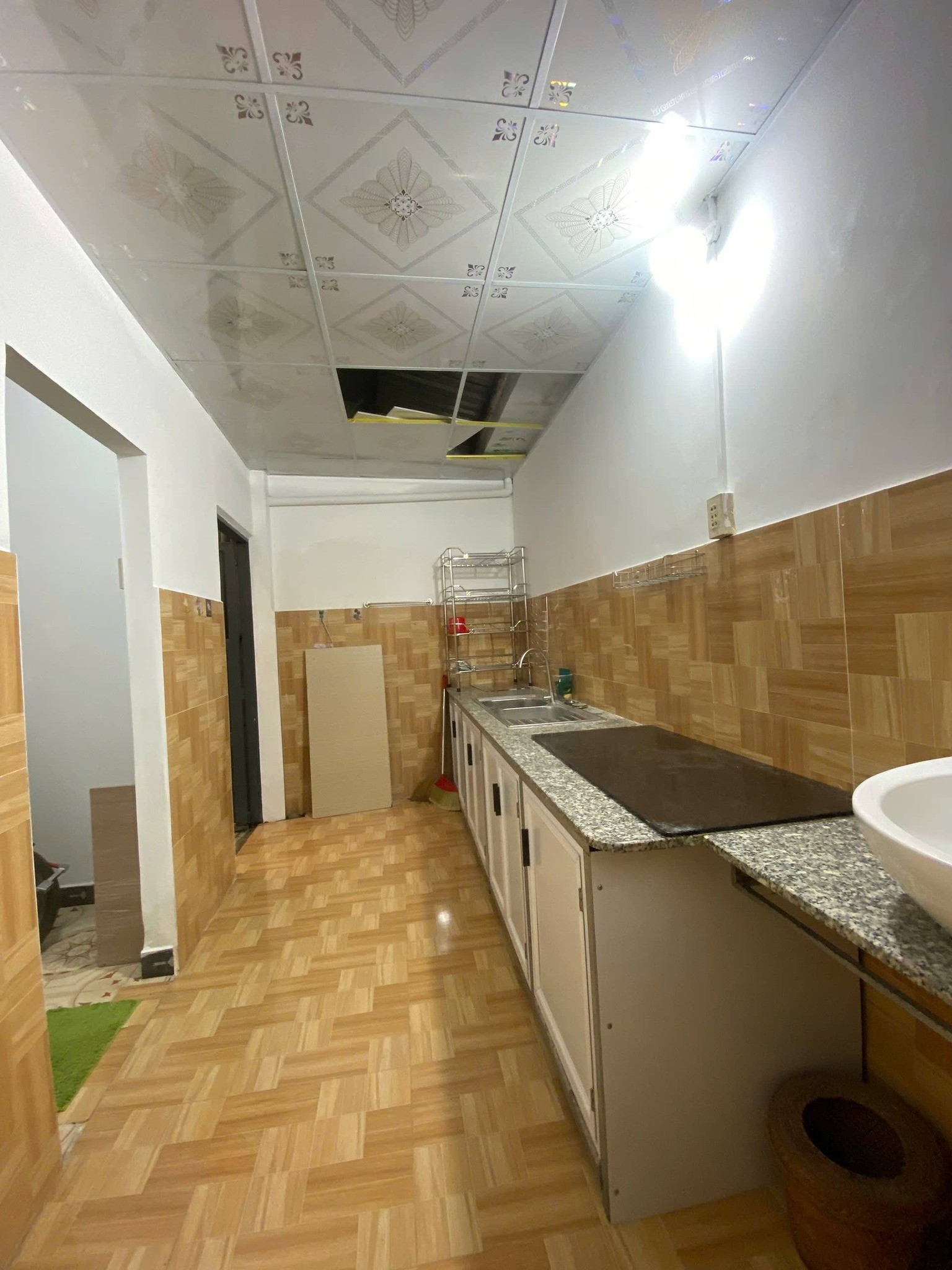 BÁN NHÀ GÁC LỬNG HẺM CAO VĂN BÉ, GẦN BÃI TẮM BIỂN HÒN CHỒNG, GIÁ CHỈ 3,4 TỶ 4