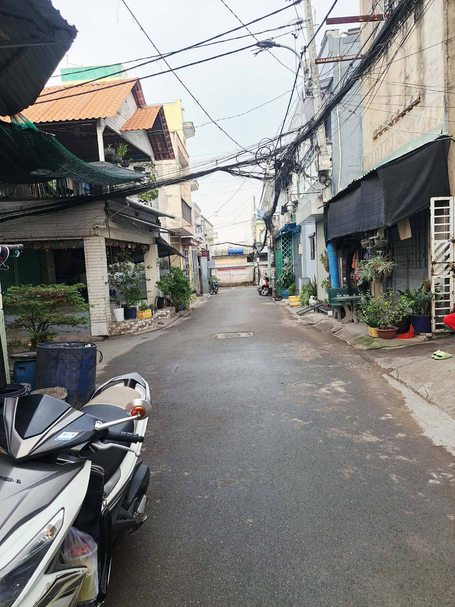 NGAY CHỢ LÊ ĐÌNH CẨN – DÃY TRỌ 5 PHÒNG – 85M² – GIÁ CHỈ 5,5 TL. 4