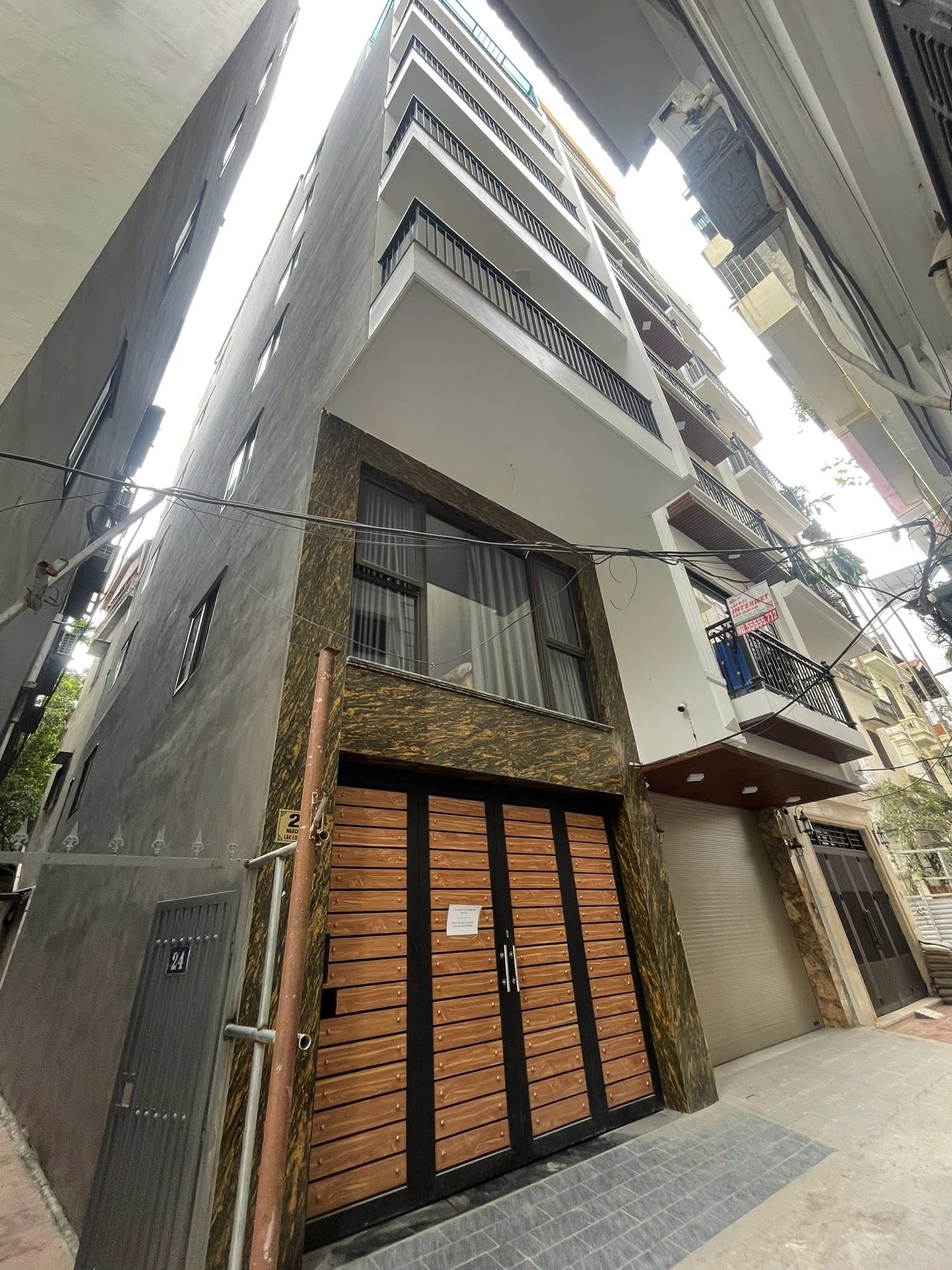 Apartment Lạc Long Quân Lô Góc Ô TÔ Tránh  8 Tầng 35.5 Tỷ Dòng Tiền 90Tr/th