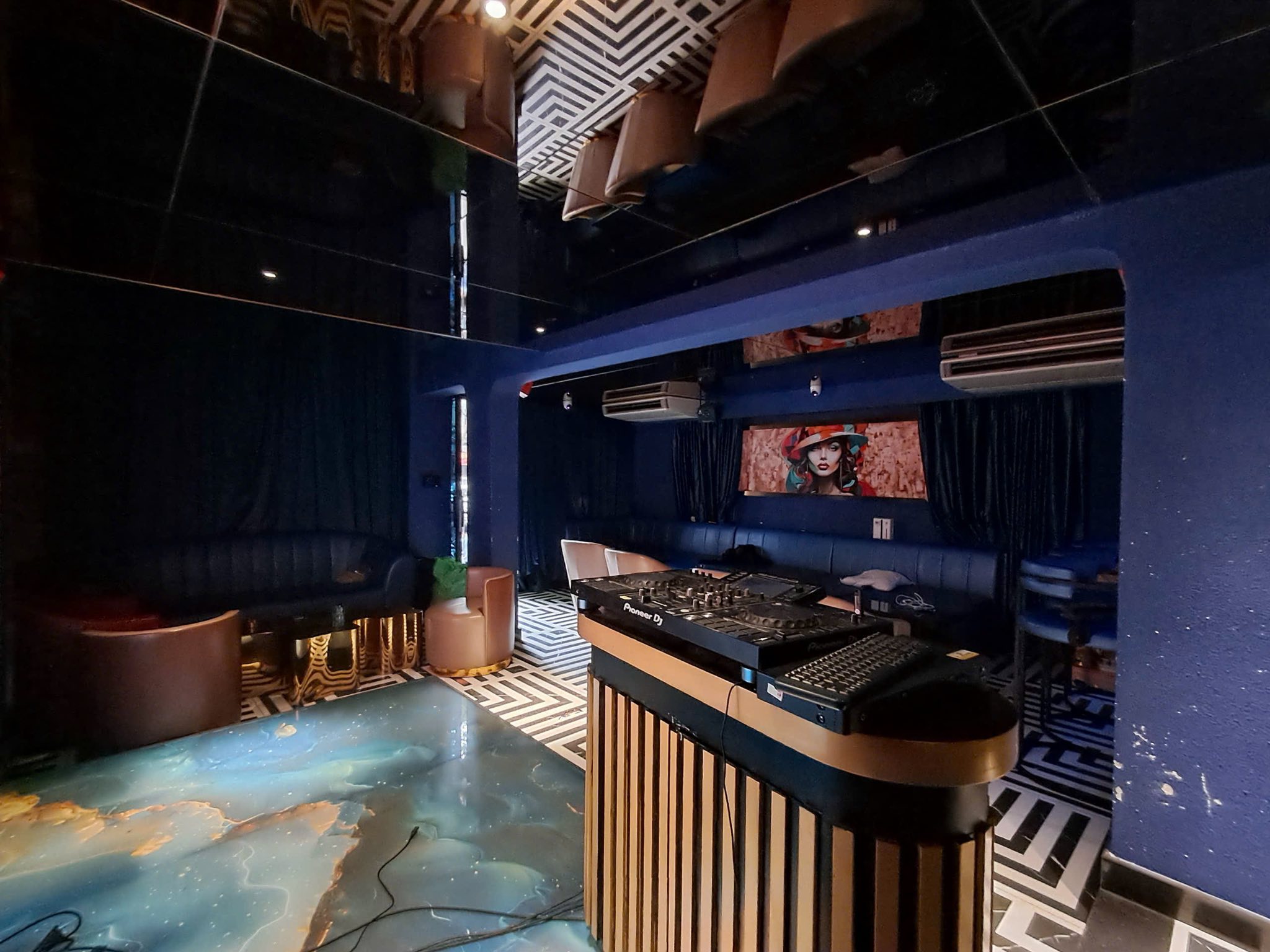 Mặt Tiền 11M Lạc Long Quân Vườn Đào 145M2 76 Tỷ- ô tô tránh dừng 2