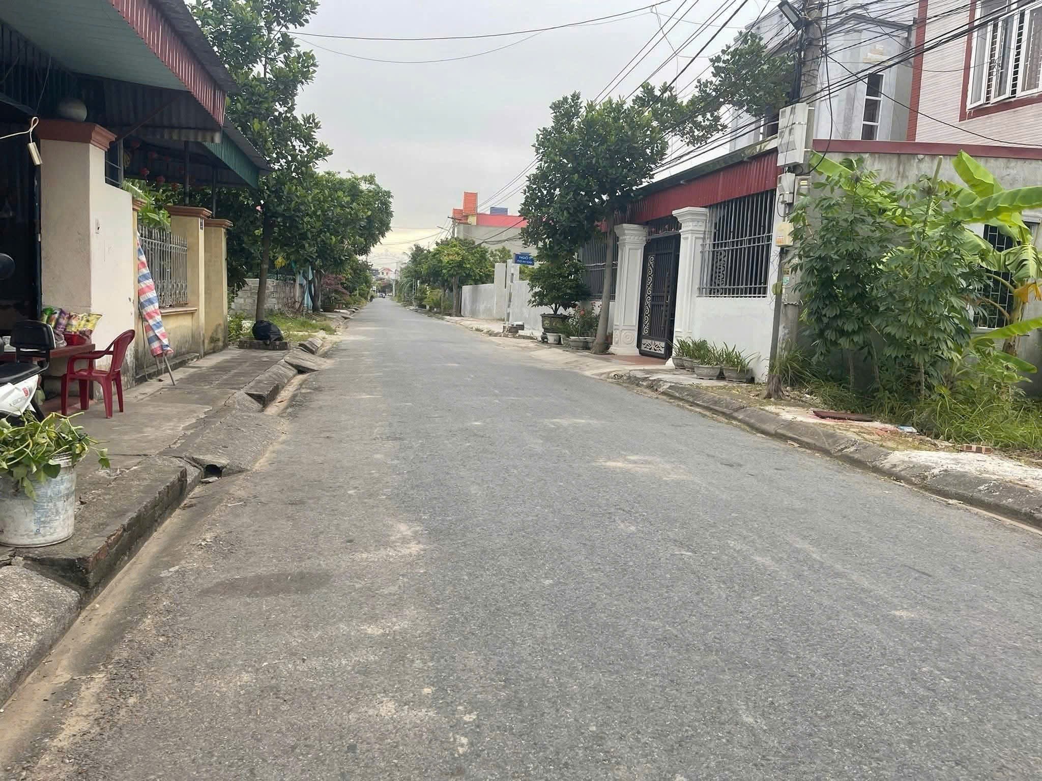 LÔ 250M² – NGANG 10M – CHIA 2 LÔ ĐẸP – ĐƯỜNG 11M TỔ 12 HÒA NGHĨA – GIÁ HIẾM 18,X TRIỆU/M²  ZALO 2