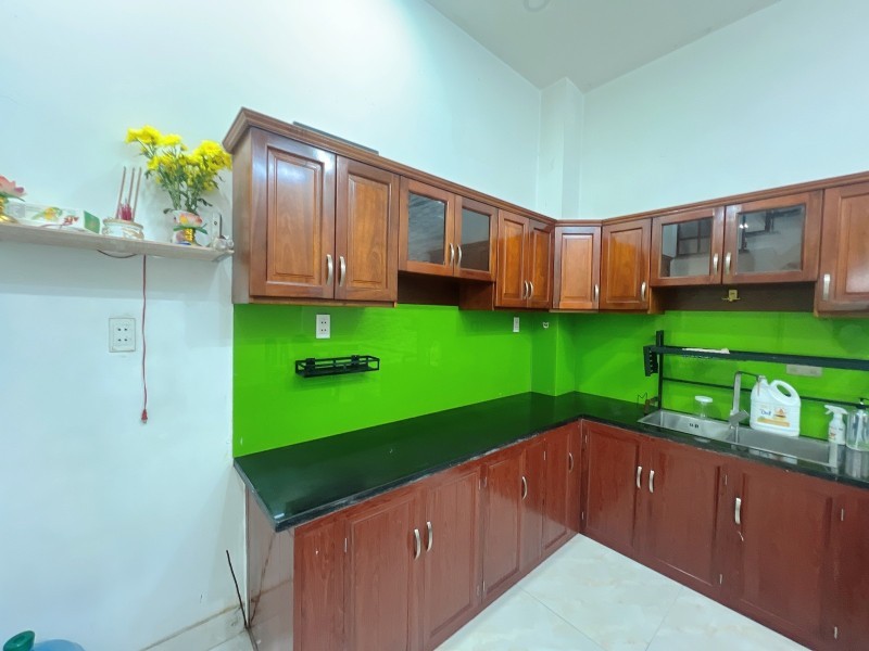 Bán nhà 4 tầng, 4 PN, 4 WC, 52m2 tại Hiệp Bình Chánh,Thủ Đức, giá 6,6 tỷ, Sổ Hồng, đường Số 50. LH 4