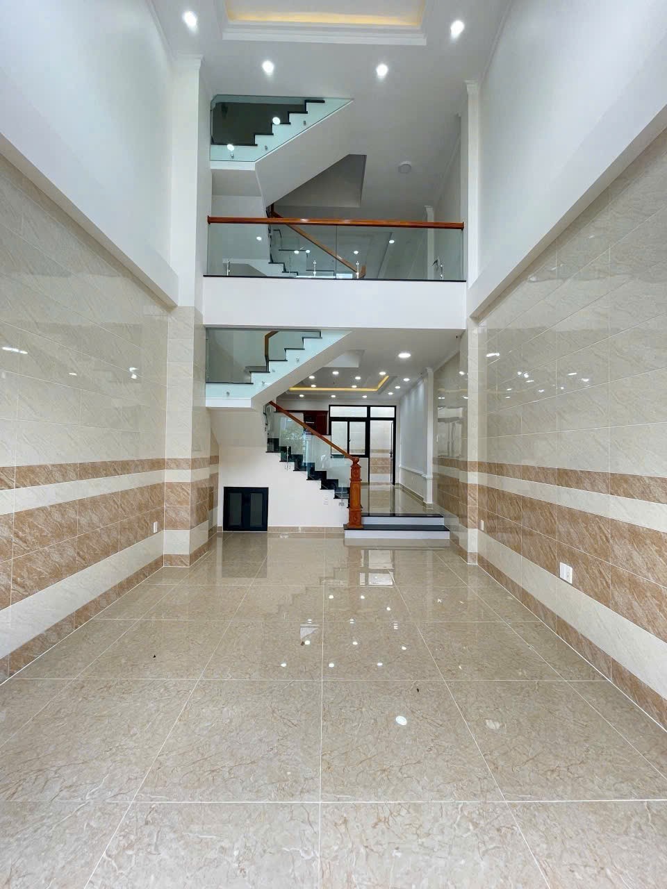 Cho thuê nhà  P. Hiệp Bình . KDC Văn Minh 585 Quốc Lộ 13 Liền kề Vạn Phúc City 6