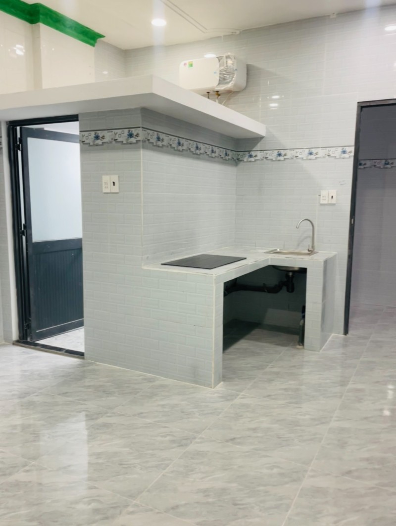 Bán nhà 3 tầng 130m2 ở đường số 6, Phường Linh Trung, Thủ Đức, TP HCM. Giá 10,15  tỷ, sổ hồng đầy 3