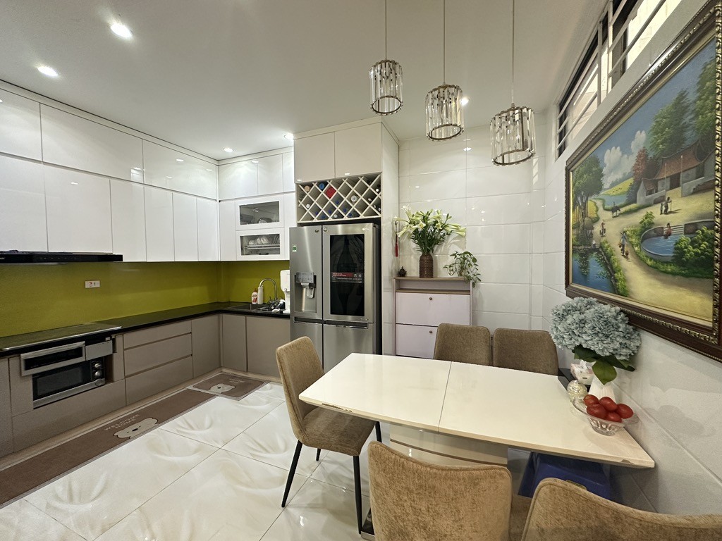 Bán nhà Ngọc Thuỵ, sau trường pháp 40m x 4T lô góc, oto vào nhà nhỉnh 12 tỷ có tl. LH 0936123469 2