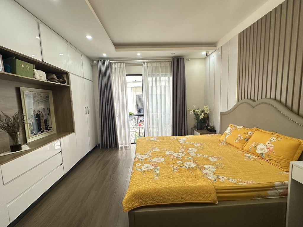 Bán nhà Ngọc Thuỵ, sau trường pháp 40m x 4T lô góc, oto vào nhà nhỉnh 12 tỷ có tl. LH 0936123469 3