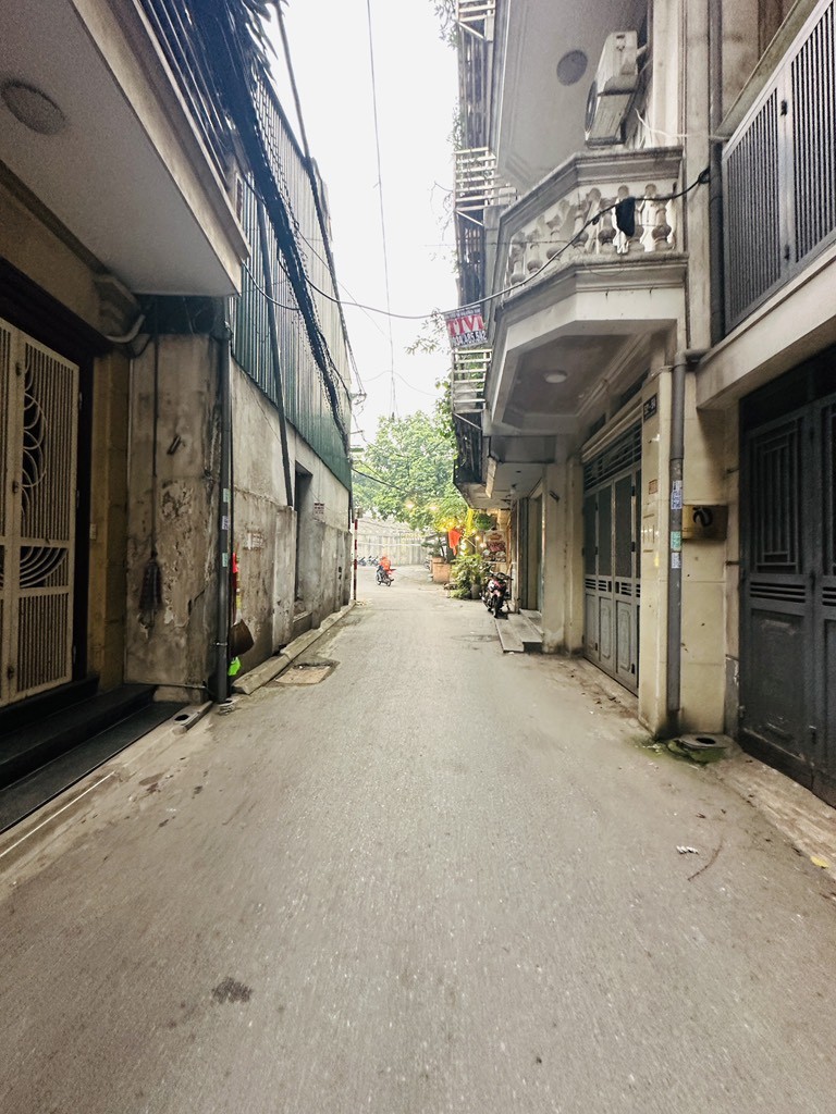 chỉ 13 tỷ nhà Ngõ 12 Bồ Đề 58m, MT 5m7 vuông vắn oto tránh thông kinh doanh. LH 0936123469 2