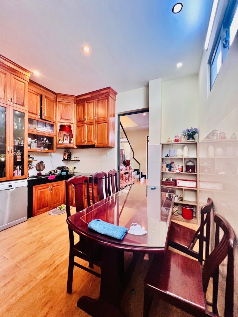 Bán nhà đường Số 6, Phường  Linh Tây, Thủ Đức, TP HCM. DT 72m2, SH, 7.99  tỷ. LH: 0933125879 3