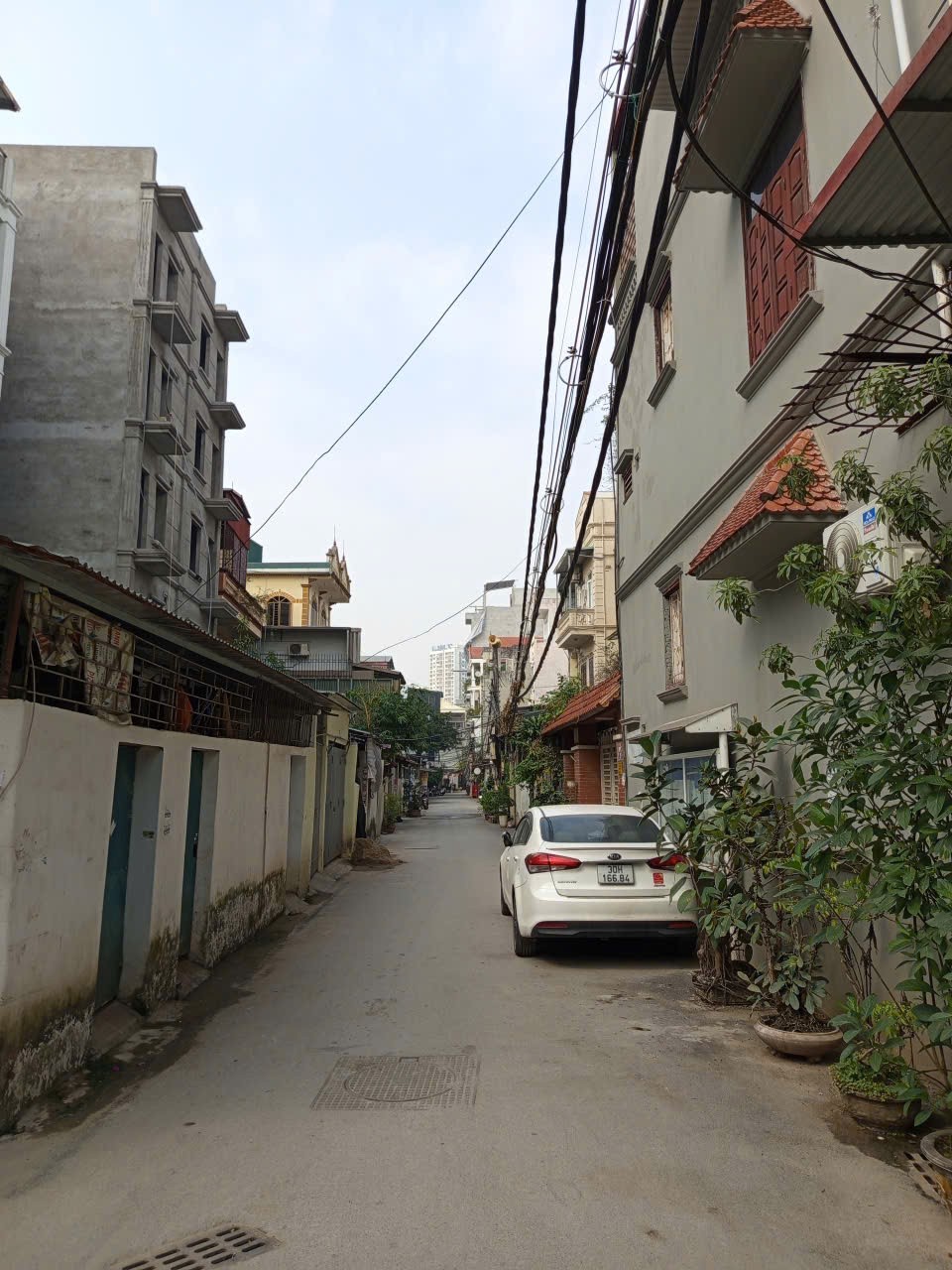 Cho thuê nhà phố Đê Trần Khát Chân, quận Hai Bà Trưng 40m x 4T, 6 PHÒNG giá 12tr 2