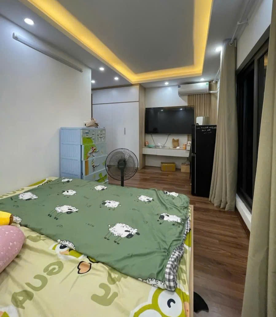 BÁN NHÀ VÕ CHÍ CÔNG, NHÀ ĐẸP, 6 TẦNG THANG MÁY, Ô TÔ ĐỖ CỔNG, FULL NỘI THẤT – 10 TỶ 4