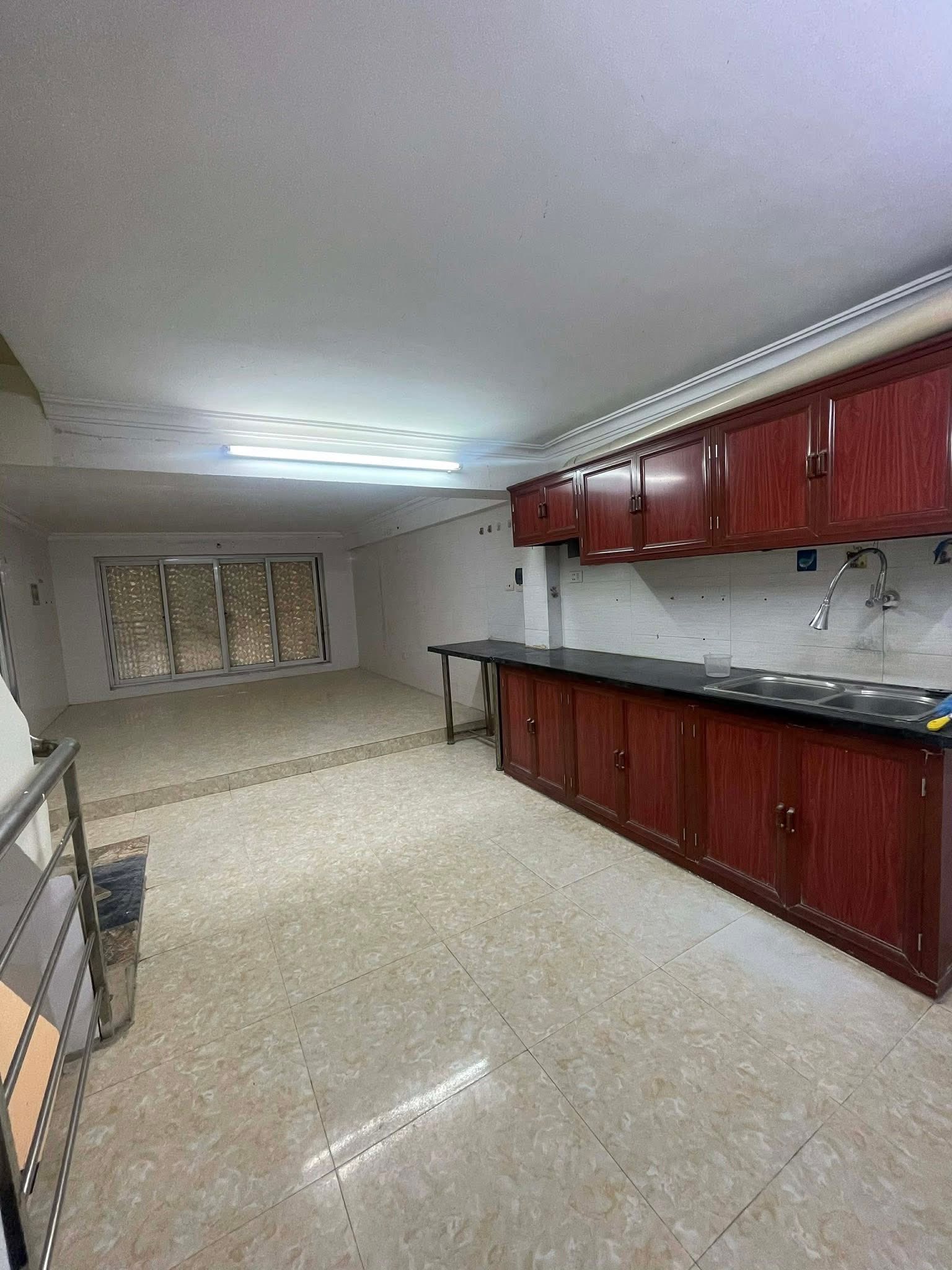 Cho thuê nhà ngõ 221 Trung Kính, Yên Hòa, Cầu Giấy 35m x 4T NHÀ ĐẸP giá 16 triệu 3