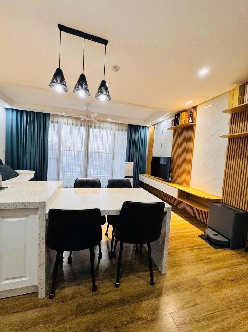 Cần bán Căn hộ chung cư dự án Vinhomes D'Capitale, Diện tích 98m², Giá 13 Tỷ 2