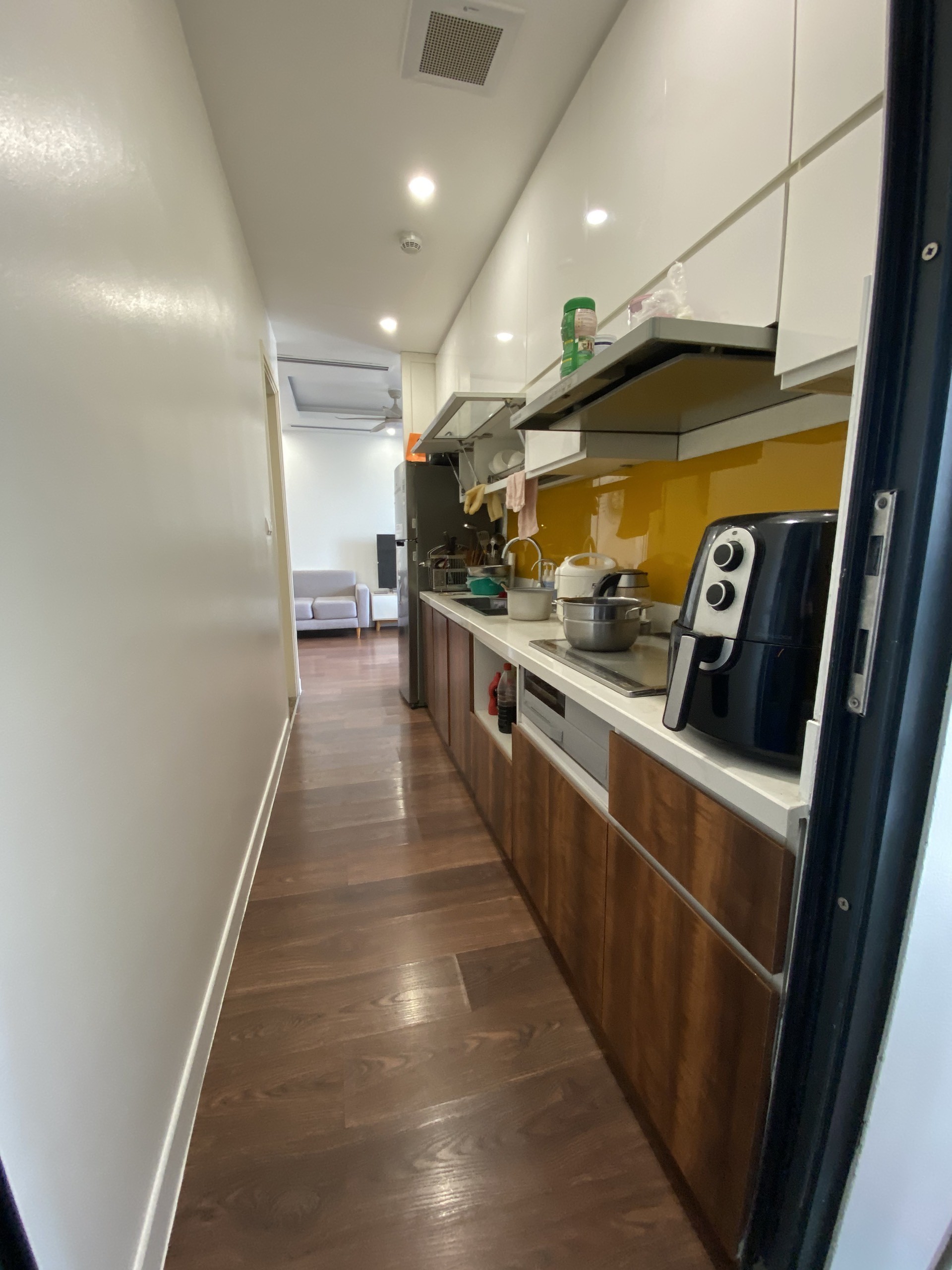 Bán căn hộ 2 ngủ Imperia Garden dt 74m2, full đồ, giá 8.x tỷ 3