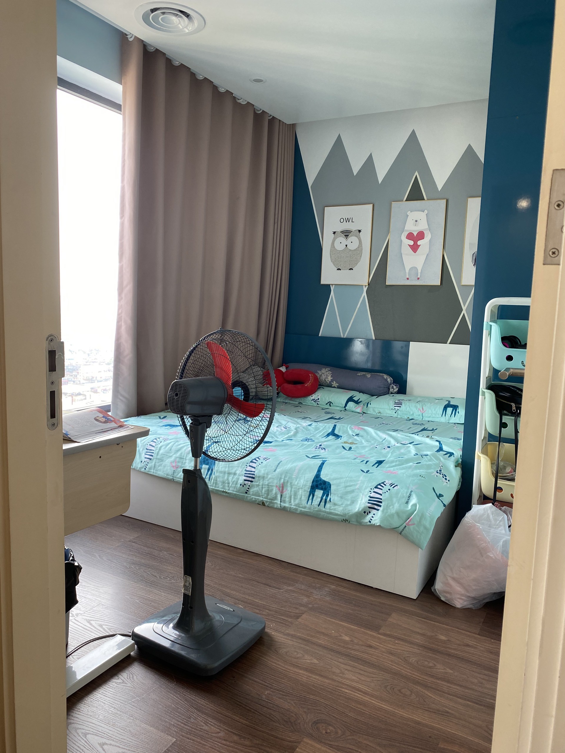 Bán căn hộ 2 ngủ Imperia Garden dt 74m2, full đồ, giá 8.x tỷ 6