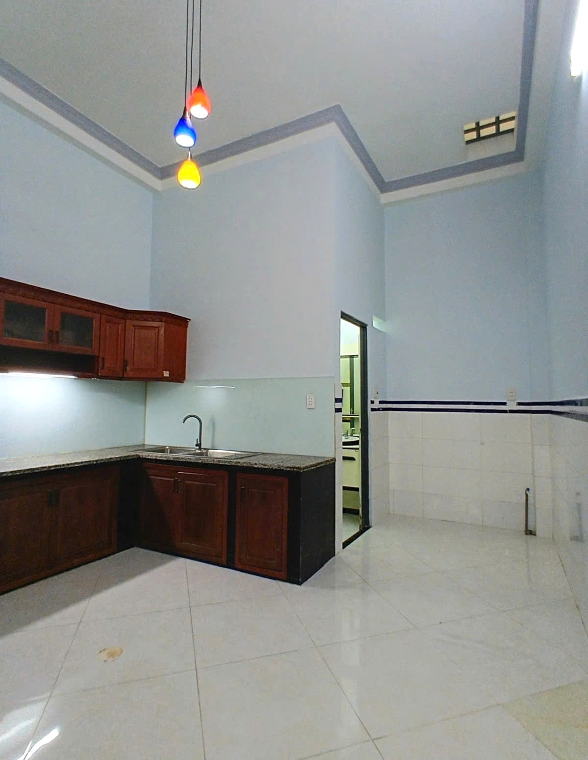 Giá 4.X TỶ – 4.2 x 12 M – NHÀ ĐẸP VÀO Ở NGAY – GẦN EMART & LÀNG HOA 4