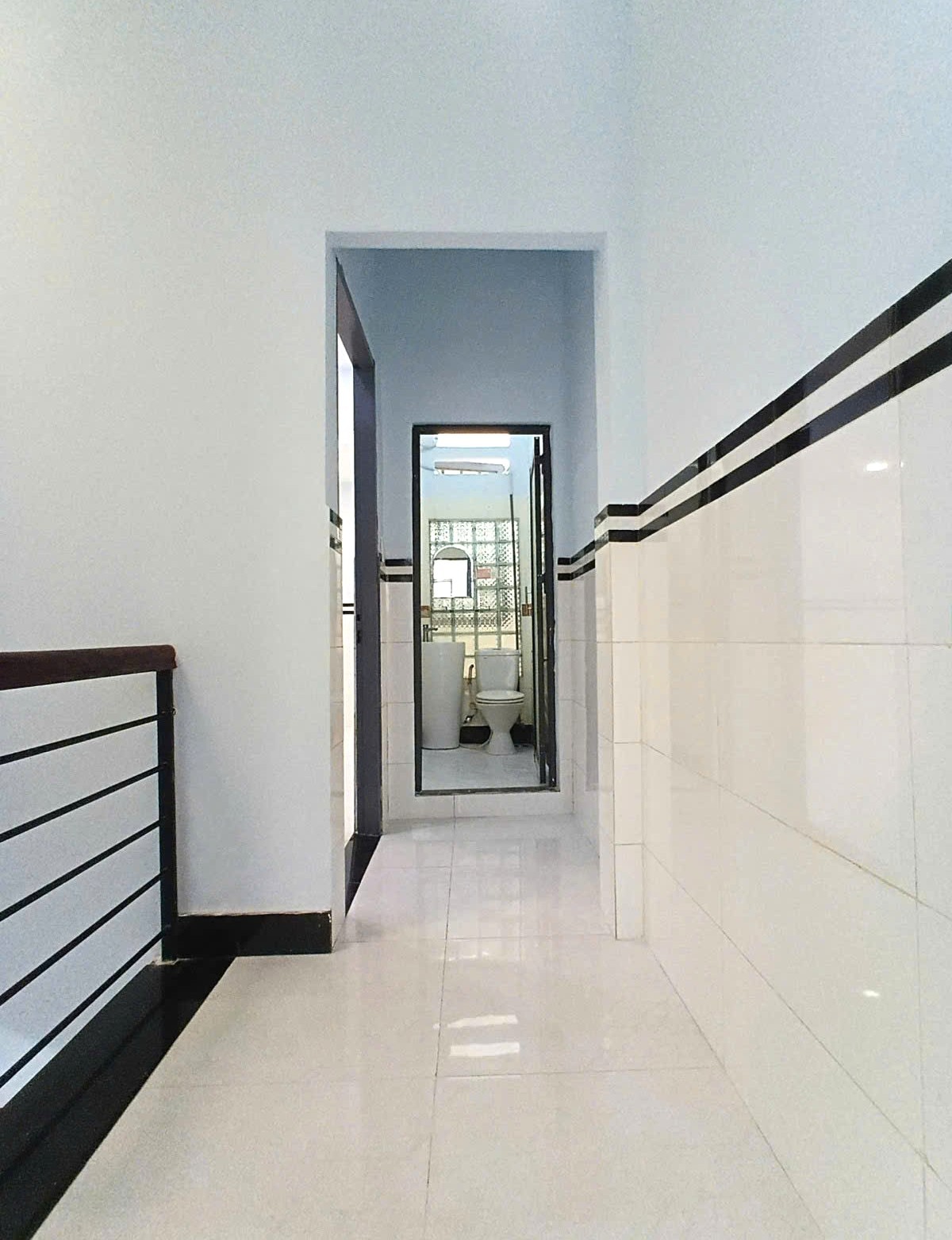 Giá 4.X TỶ – 4.2 x 12 M – NHÀ ĐẸP VÀO Ở NGAY – GẦN EMART & LÀNG HOA 3